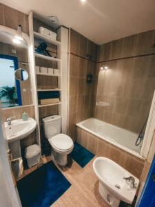 shared bathroom kitesurf guesthouse Tarifa